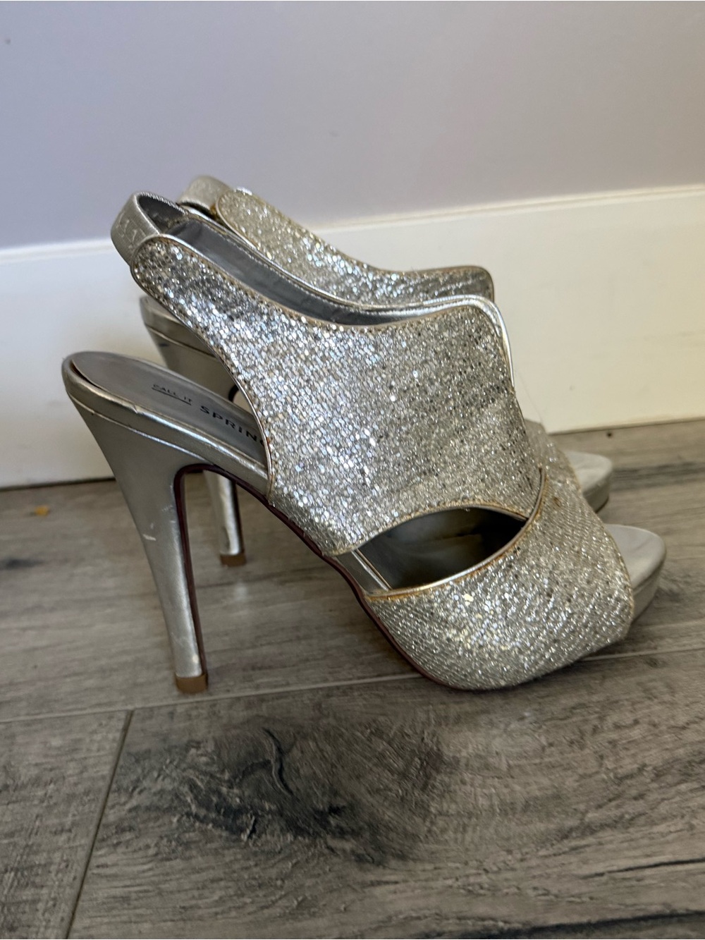 Steve Madden Silver Glitter Slingback Peep-Toe Heels